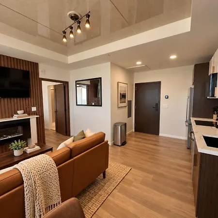 Luxury High-Rise With Panoramic City Views