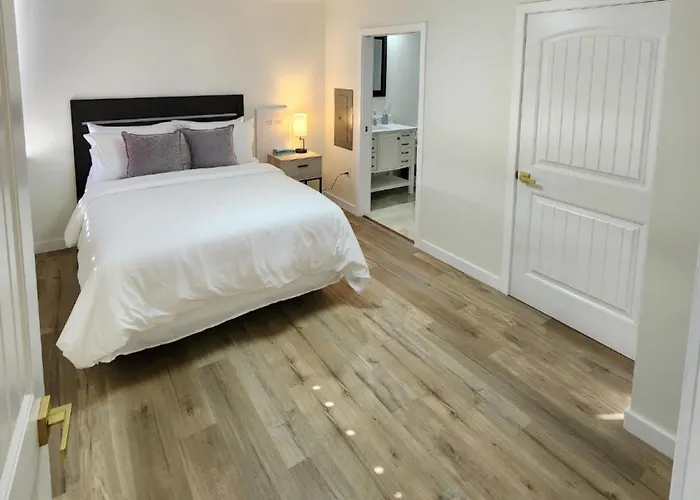 Luxury High-rise With Panoramic Views Aparthotel Tulsa