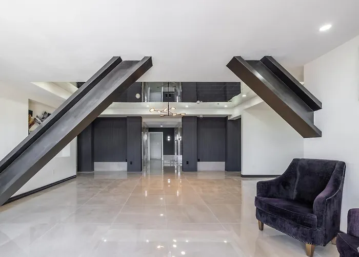 Luxury High-rise With Panoramic Views 4*