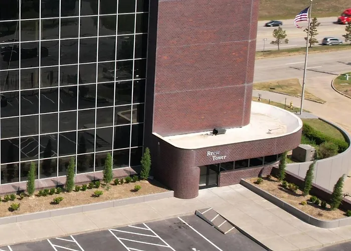 Luxury High-rise With Panoramic Views Tulsa