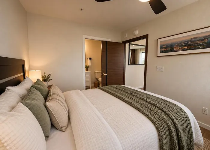 Luxury High-rise With Panoramic Views