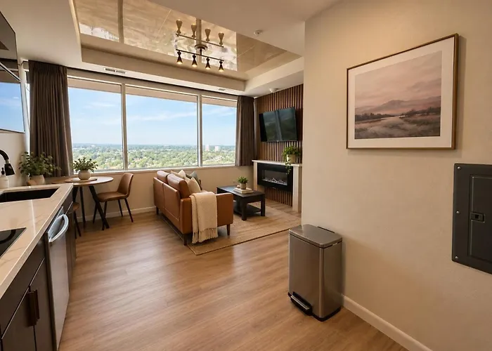 Luxury High-rise With Panoramic Views Tulsa